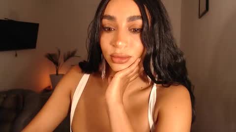 Snapshot of destinnemil chatting on 12/05/25, 10:24 Destinne Mill online show from 12/05/25, 10:24