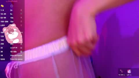 destinya_ online show from 06/19/26, 12:09