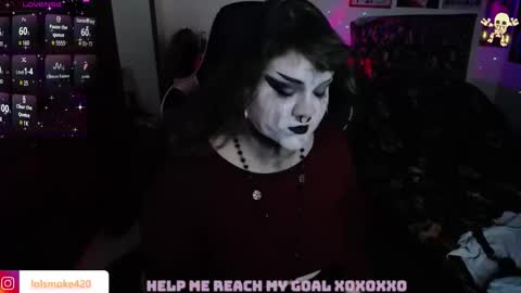 Snapshot of destroyall420 chatting on 11/08/25, 12:55 Lola Bdsm and fries online show from 11/08/25, 12:55