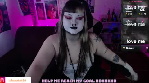 Snapshot of destroyall420 chatting on 04/24/26, 04:42 Lola Bdsm and fries online show from 04/24/26, 04:42
