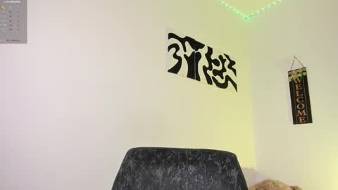 desty_y online show from 10/17/25, 07:05