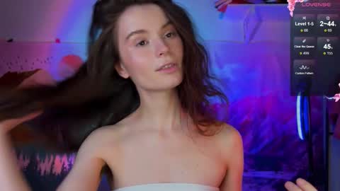 Snapshot of deva_green chatting on 11/28/25, 02:25 Deva online show from 11/28/25, 02:25