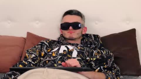 devin_ho online show from 02/27/25, 05:02