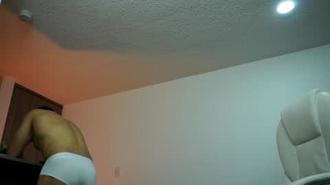 Devin Hunter online show from 01/11/25, 01:27