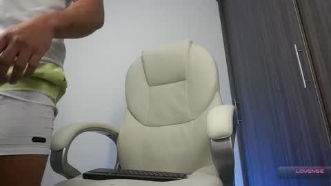 Devin Hunter online show from 01/13/26, 01:33