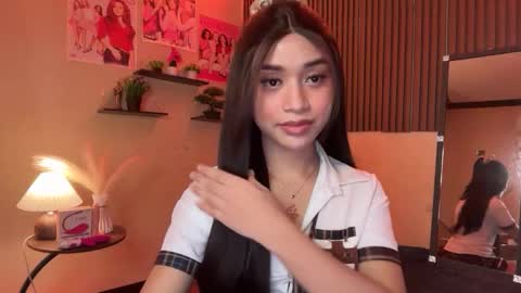 Snapshot of devine_goddessx chatting on 10/22/25, 08:47 Devine Greyson online show from 10/22/25, 08:47