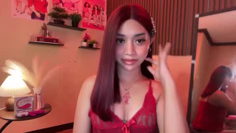 Snapshot of devine_goddessx chatting on 10/26/25, 11:38 Devine Greyson online show from 10/26/25, 11:38