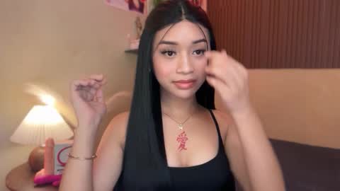 Snapshot of devine_goddessx chatting on 11/26/25, 12:06 Devine Greyson online show from 11/26/25, 12:06