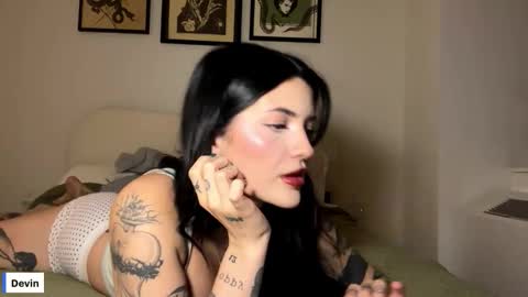 Devin online show from 10/09/25, 11:47