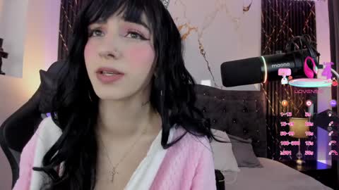 Snapshot of devlin_violet__ chatting on 03/31/26, 11:21 PaulaInsta paulacastellanos 1Pvt open online show from 03/31/26, 11:21