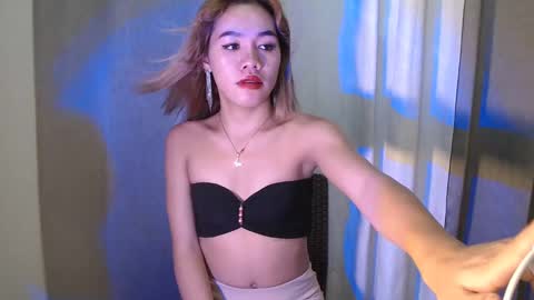 dexie121698 online show from 03/12/25, 08:19