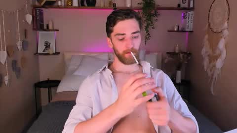 Snapshot of dexter_dexx chatting on 10/21/25, 09:15 Dexter online show from 10/21/25, 09:15