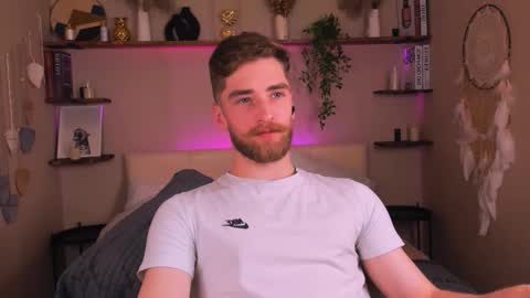 Snapshot of dexter_dexx chatting on 11/08/25, 09:42 Dexter online show from 11/08/25, 09:42