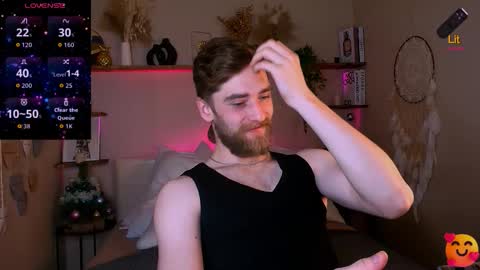 Snapshot of dexter_dexx chatting on 12/17/25, 10:27 Dexter online show from 12/17/25, 10:27