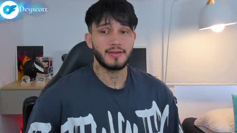 JULIAN online show from 01/06/25, 09:43