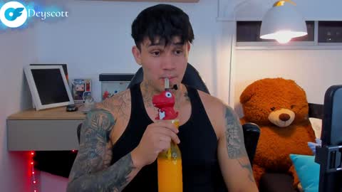 JULIAN online show from 01/31/25, 01:54