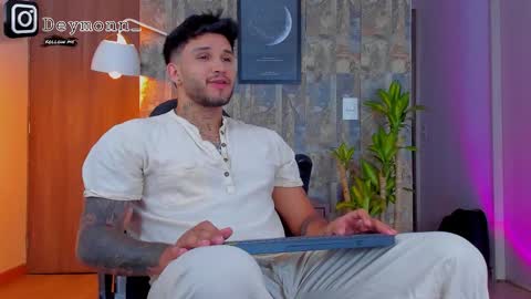 JULIAN online show from 09/29/25, 10:14