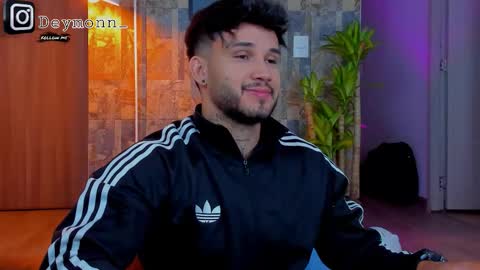 JULIAN online show from 10/09/25, 02:09