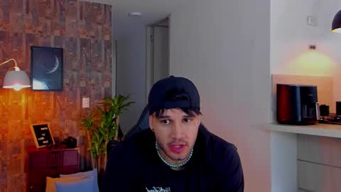 JULIAN online show from 11/25/25, 07:03