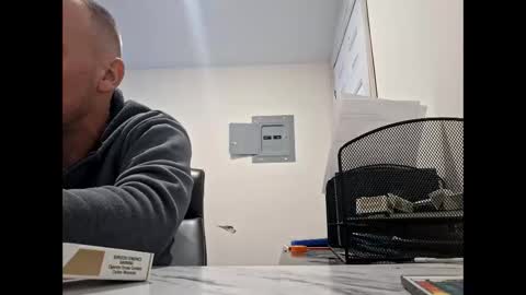 Snapshot of deznuts130 chatting on 02/15/26, 07:05 deznuts130 online show from 02/15/26, 07:05