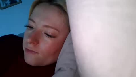 Snapshot of dgesika254182 chatting on 01/25/25, 09:04 dgesika254182 online show from 01/25/25, 09:04