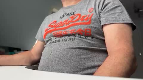 Snapshot of dhrobbert chatting on 01/17/25, 10:00 Robbert online show from 01/17/25, 10:00