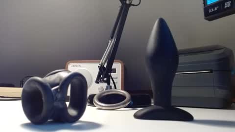 Snapshot of dhrobbert chatting on 10/13/25, 08:03 Robbert online show from 10/13/25, 08:03