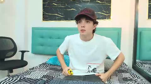   online show from 10/21/25, 07:47