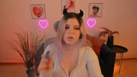 Snapshot of diaangell chatting on 02/05/25, 05:53 Dia online show from 02/05/25, 05:53