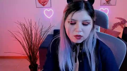 Snapshot of diaangell chatting on 02/07/25, 11:03 Dia online show from 02/07/25, 11:03