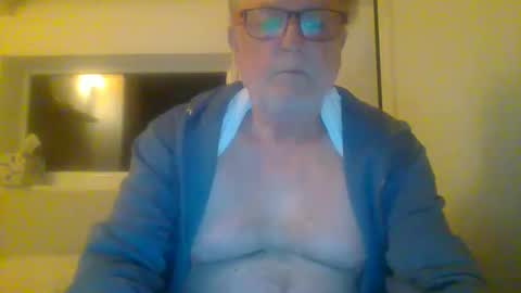 Snapshot of dial76 chatting on 03/08/25, 04:45 dial76 online show from 03/08/25, 04:45