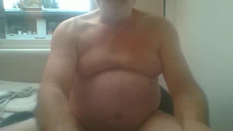 Snapshot of dial76 chatting on 11/16/25, 07:47 dial76 online show from 11/16/25, 07:47