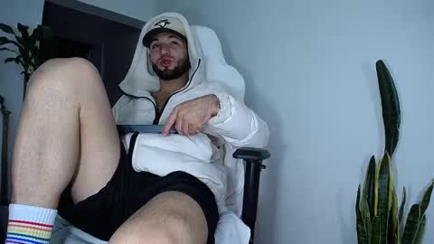 MaSSimo online show from 02/18/25, 01:32