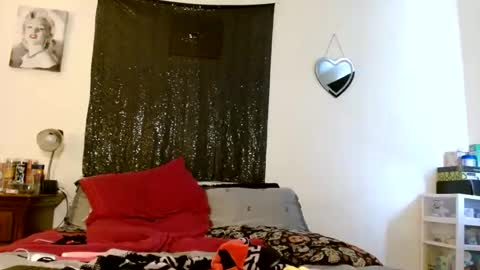 DiamondMonroeXo online show from 02/04/25, 07:22