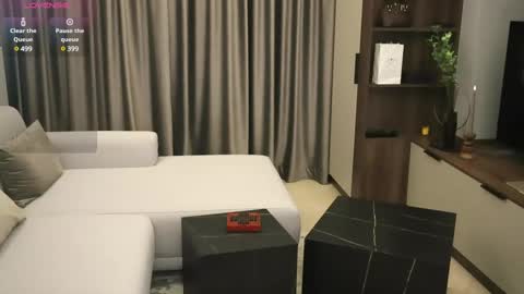 Iris online show from 02/16/25, 08:11