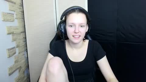 Snapshot of diana_back3 chatting on 11/19/25, 12:05 diana_back3 online show from 11/19/25, 12:05