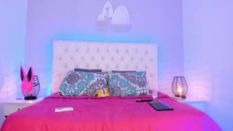 Snapshot of diana_clarck chatting on 02/25/26, 05:06 Diana Tamayo online show from 02/25/26, 05:06