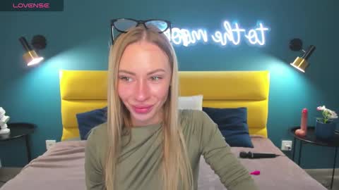 Diana  online show from 10/02/25, 08:32