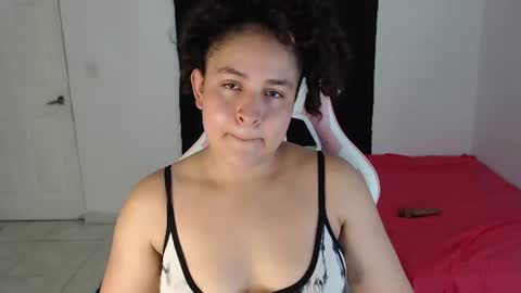 Snapshot of diana_muscle chatting on 06/12/26, 12:53 diana online show from 06/12/26, 12:53