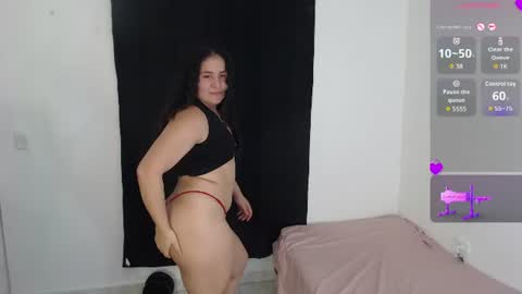 Snapshot of diana_muscle chatting on 07/14/26, 12:35 diana online show from 07/14/26, 12:35
