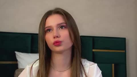 Diana online show from 10/17/25, 06:27