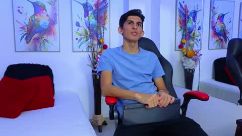 Snapshot of dianayleo chatting on 12/11/24, 01:49 Ana Leo online show from 12/11/24, 01:49