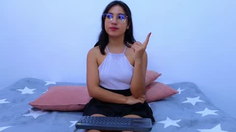 Snapshot of dianayleo chatting on 01/22/25, 06:10 Ana Leo online show from 01/22/25, 06:10