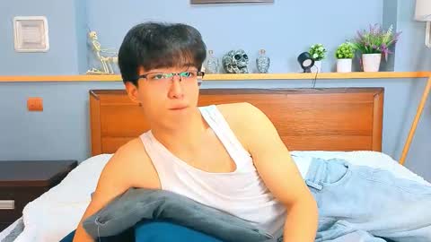 Snapshot of dianinav chatting on 02/08/26, 12:41 Adam online show from 02/08/26, 12:41