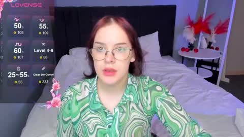 Snapshot of dianne_davis chatting on 12/07/24, 02:53 Dianne online show from 12/07/24, 02:53