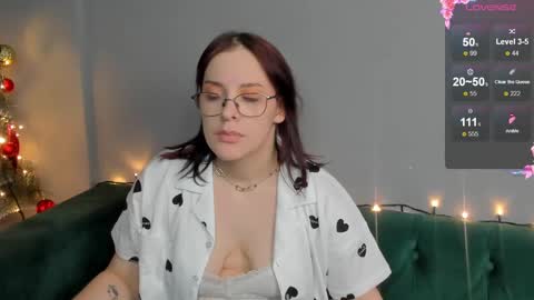 Snapshot of dianne_davis chatting on 12/24/24, 10:01 Dianne online show from 12/24/24, 10:01