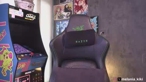 Snapshot of dianne_nanatzu chatting on 10/18/25, 09:04 Melania - online show from 10/18/25, 09:04