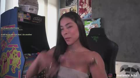 Snapshot of dianne_nanatzu chatting on 10/28/25, 08:00 Melania - online show from 10/28/25, 08:00