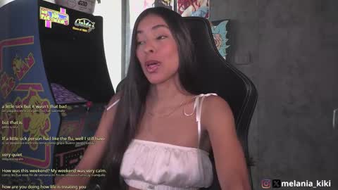 Snapshot of dianne_nanatzu chatting on 12/15/25, 08:35 Melania - online show from 12/15/25, 08:35