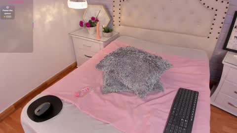 call me princess dianne  online show from 10/31/25, 07:59